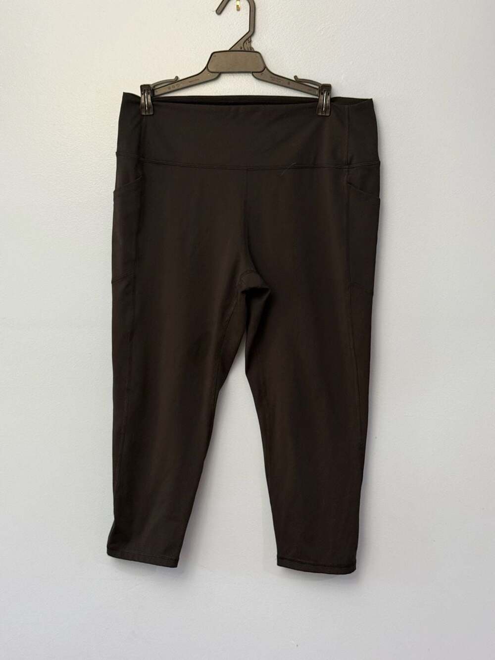 GapFit High-Rise Capri Leggings with Pockets, Size XL